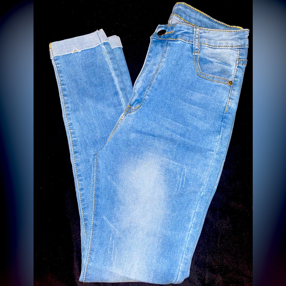 Women’s Shein Light Wash Jegging Cuffed Ankle Size M